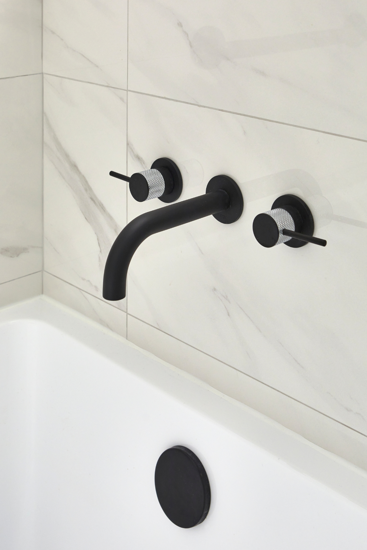 bling-tub-faucet-4x6 bling-tub-faucet-4x6