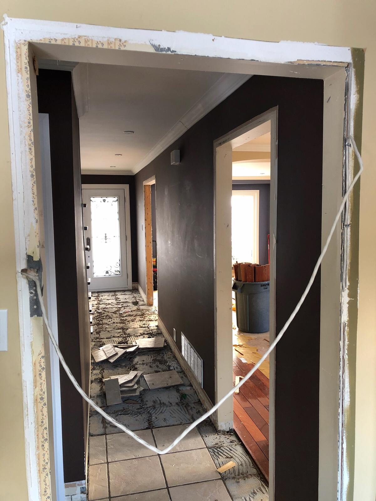 electrical wire falling down in front of doorway (2)