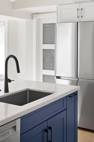 matte black faucet with undermount sink and marble countertop kitchen renovation in markham2