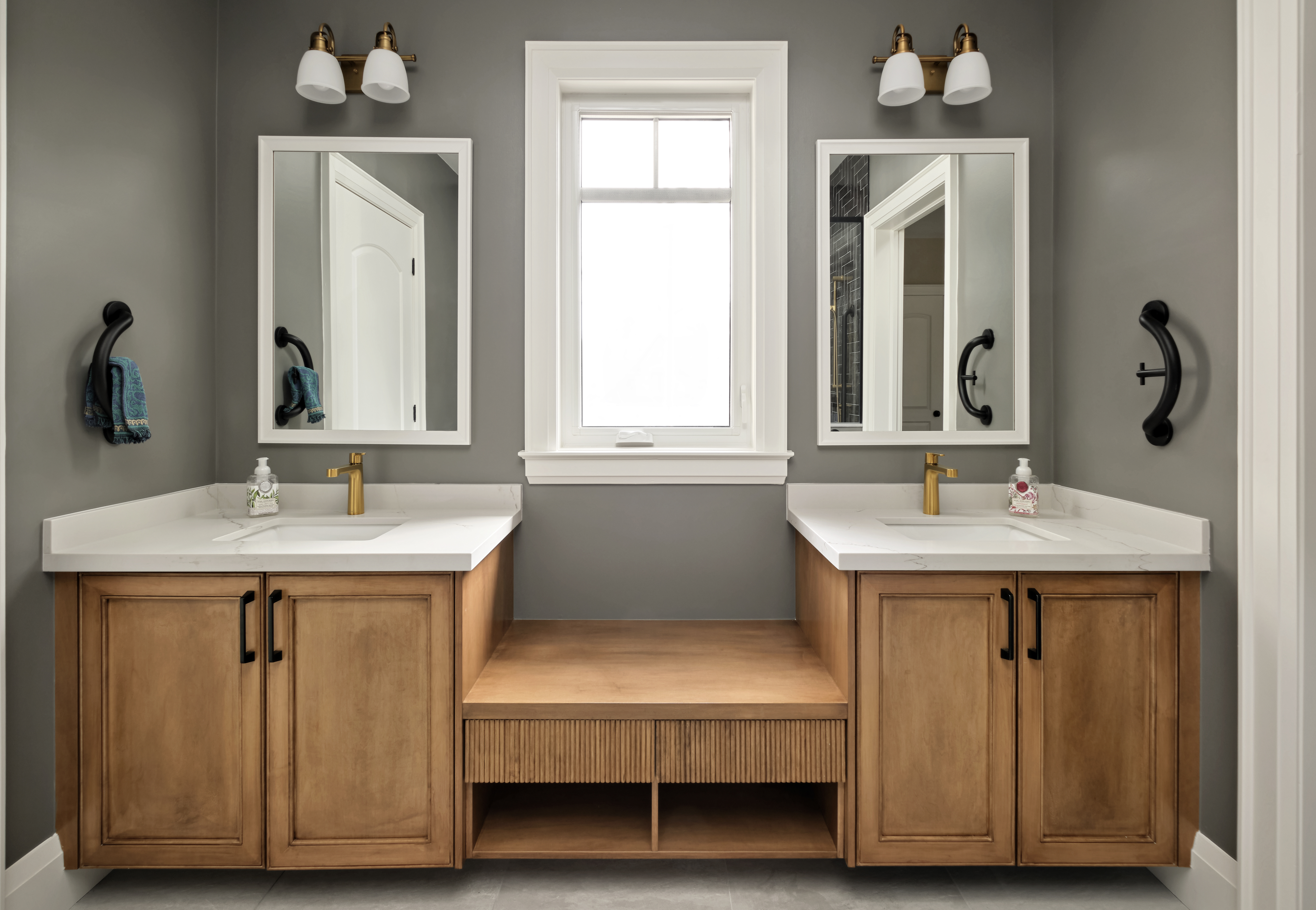 Stylishly-Accessible-Wheelchair-Vanity